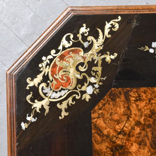 A LARGE FRENCH CENTRE TABLE - ADDITIONAL PHOTO 8