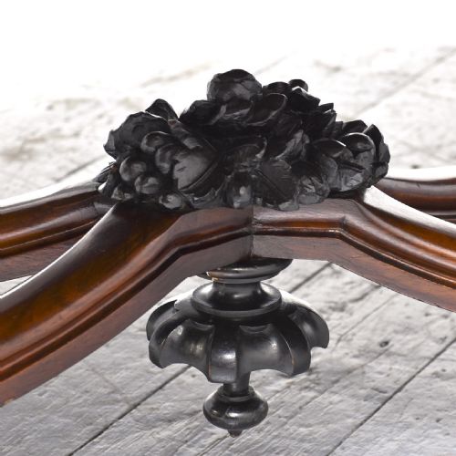 A LARGE FRENCH CENTRE TABLE - ADDITIONAL PHOTO 10