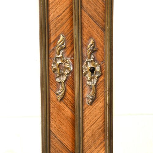 FRENCH KINGWOOD SERPENTINEFRONT DISPLAY CABINET - ADDITIONAL PHOTO 5