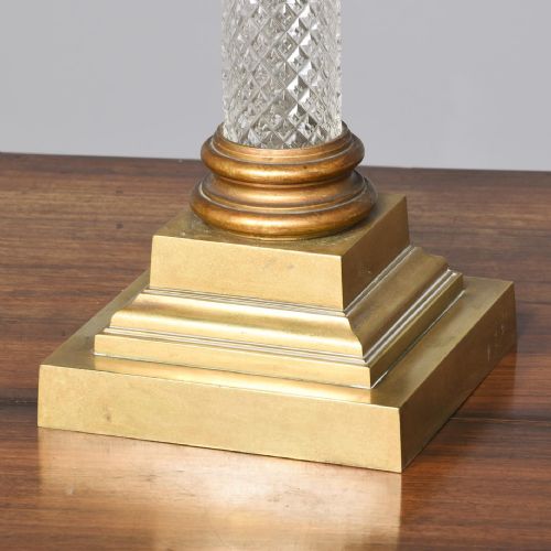 CAST BRASS AND GLASS CORINTHIAN LAMP - ADDITIONAL PHOTO 3