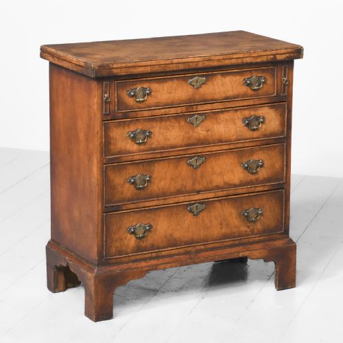 Georgian Style Bachelors Chest