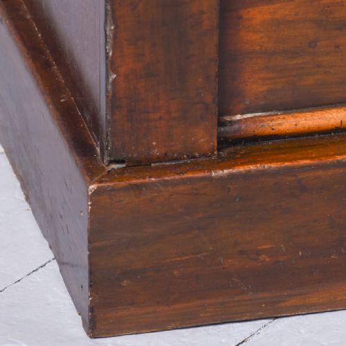 RARE PAIR OF ORIGINAL VICTORIAN MAHOGANY WELLINGTON CHESTS - ADDITIONAL PHOTO 2