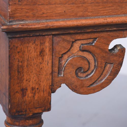 NEAT SIZED LIBRARY TABLE - ADDITIONAL PHOTO 4
