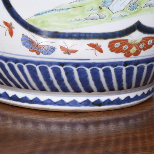 PAIR OF IMPRESSIVE LARGE HANDPAINTED JAPANESE MEJI PERIOD KUTANI VASES - ADDITIONAL PHOTO 4