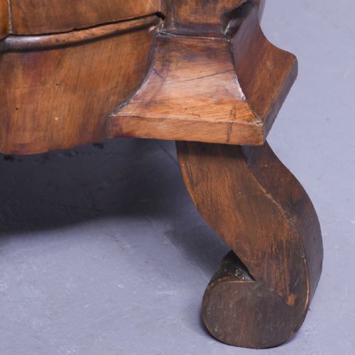 A DUTCH WALNUT DISPLAY CABINET - ADDITIONAL PHOTO 4