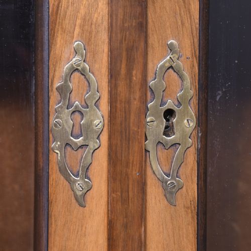 A DUTCH WALNUT DISPLAY CABINET - ADDITIONAL PHOTO 5