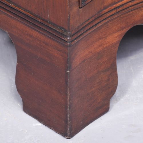 SCOTTISH GEORGE III SERPENTINE CHEST OF DRAWERS - ADDITIONAL PHOTO 2
