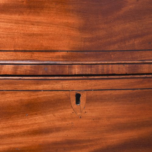 SCOTTISH GEORGE III SERPENTINE CHEST OF DRAWERS - ADDITIONAL PHOTO 3