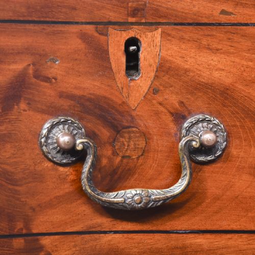 SCOTTISH GEORGE III SERPENTINE CHEST OF DRAWERS - ADDITIONAL PHOTO 4