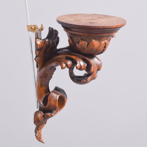 PAIR OF CARVED LIMEWOOD WALL BRACKETS - ADDITIONAL PHOTO 3
