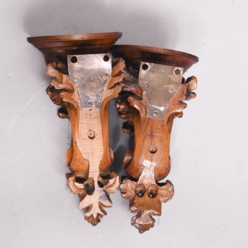 PAIR OF CARVED LIMEWOOD WALL BRACKETS - ADDITIONAL PHOTO 6