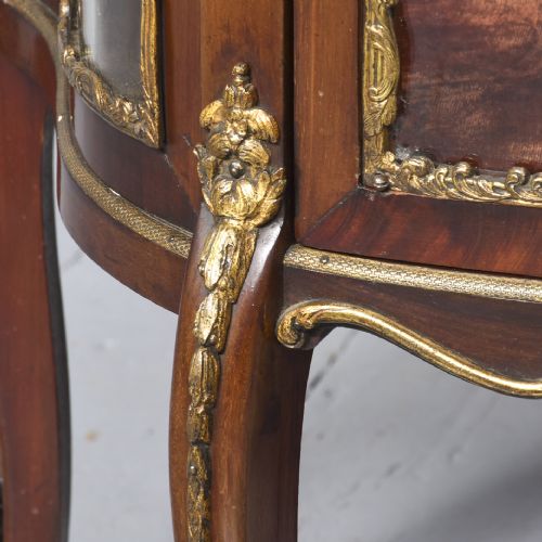 QUALITY FRENCH ORMOLUMOUNTED MAHOGANY DISPLAY CABINET - ADDITIONAL PHOTO 1