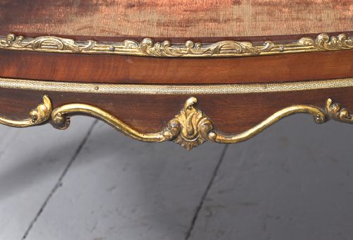 QUALITY FRENCH ORMOLUMOUNTED MAHOGANY DISPLAY CABINET - ADDITIONAL PHOTO 3