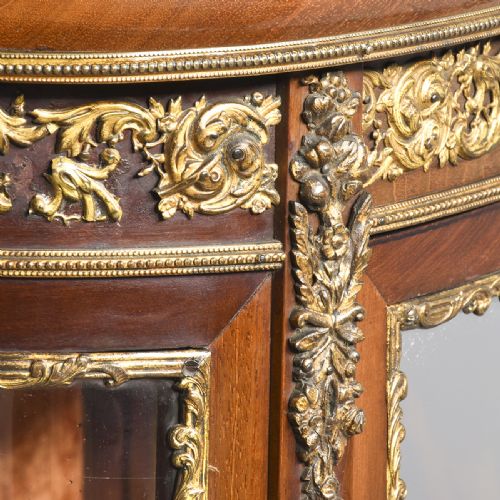 QUALITY FRENCH ORMOLUMOUNTED MAHOGANY DISPLAY CABINET - ADDITIONAL PHOTO 4