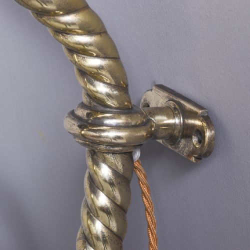 PAIR OF VICTORIAN BRASS WALL LIGHTS - ADDITIONAL PHOTO 3