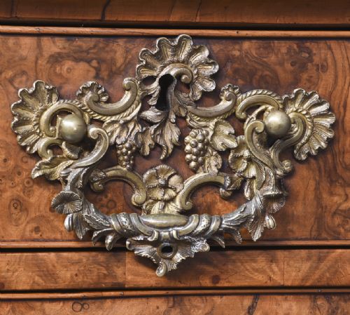 KING WILLEM I OF THE NETHERLANDS BURR WALNUT CABINET - ADDITIONAL PHOTO 2