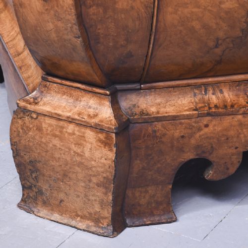 KING WILLEM I OF THE NETHERLANDS BURR WALNUT CABINET - ADDITIONAL PHOTO 3