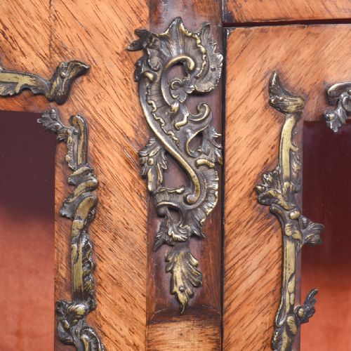 MID19TH CENTURY ORMOLUMOUNTED FRENCH KINGWOOD VITRINE - ADDITIONAL PHOTO 5