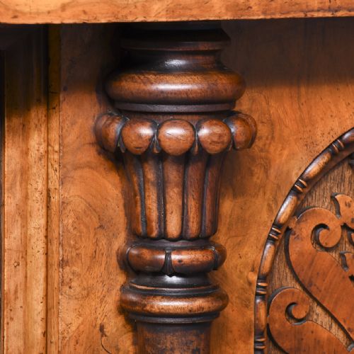 BURR WALNUT AND AMBOYNA CREDENZA - ADDITIONAL PHOTO 3