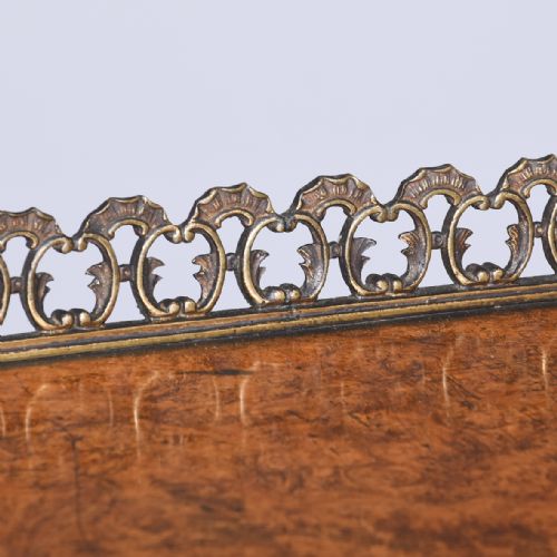 BURR WALNUT AND AMBOYNA CREDENZA - ADDITIONAL PHOTO 9