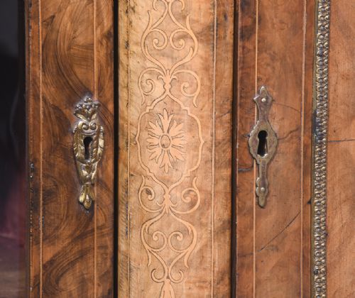 BURR WALNUT ORMOLU MOUNTED AND INLAID BOW END CREDENZA - ADDITIONAL PHOTO 5