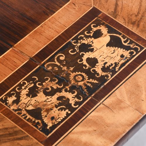UNUSUALSTYLE DECORATIVE VICTORIAN INLAID ROSEWOOD AND SATINWOOD CENTRE TABLE - ADDITIONAL PHOTO 1