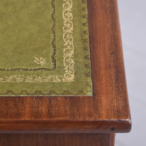 NEAT SIZE LATE VICTORIAN MAHOGANY KNEE HOLE DESK - ADDITIONAL PHOTO 3