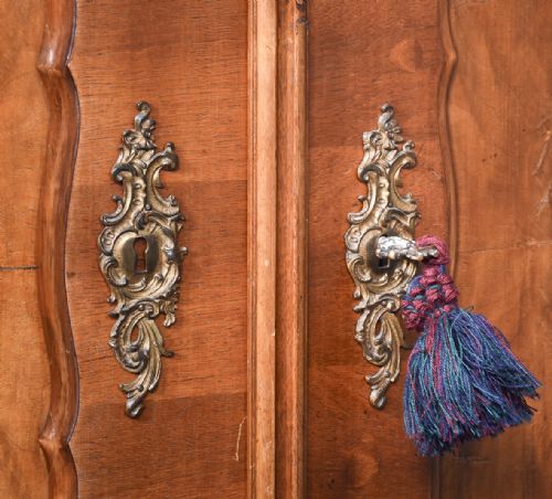 MAGNIFICENT ORMOLU MOUNTED FRENCH BURR WALNUT 2 DOOR ARMOIRE - ADDITIONAL PHOTO 2