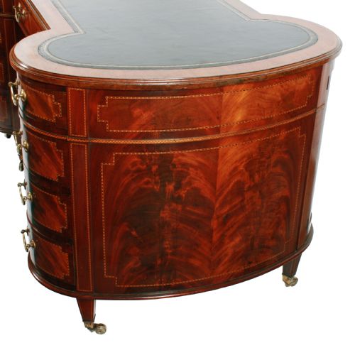 AN HOUR GLASS SHAPED MAHOGANY PARTNERS DESK - ADDITIONAL PHOTO 7