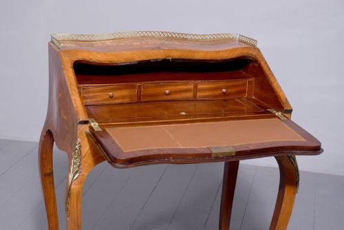 NEAT SIZED FRENCH BUREAU DE DAME - ADDITIONAL PHOTO 15