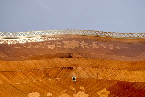 NEAT SIZED FRENCH BUREAU DE DAME - ADDITIONAL PHOTO 16