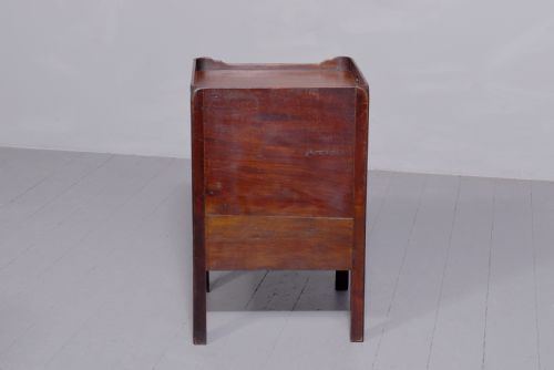 GEORGE III TRAY TOP MAHOGANY BEDSIDE TABLECOMMODE IN EXCELLENT CONDITION - ADDITIONAL PHOTO 1