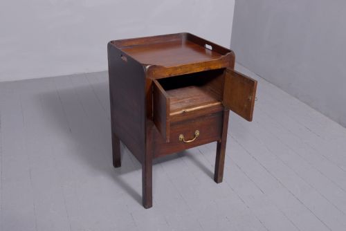 GEORGE III TRAY TOP MAHOGANY BEDSIDE TABLECOMMODE IN EXCELLENT CONDITION - ADDITIONAL PHOTO 3