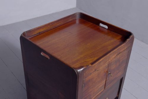 GEORGE III TRAY TOP MAHOGANY BEDSIDE TABLECOMMODE IN EXCELLENT CONDITION - ADDITIONAL PHOTO 4