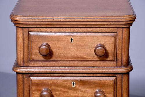 RARE PAIR OF TALL MIDVICTORIAN MAHOGANY WELLINGTONTYPE CHEST OF DRAWERS - ADDITIONAL PHOTO 5