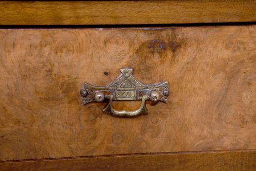 PAIR OF LATE VICTORIAN BURR WALNUT SMALL CHESTS OF DRAWERSBEDSIDE LOCKERS - ADDITIONAL PHOTO 1