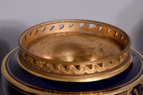EXHIBITION QUALITY PAIR OF LIDDED SVRES VASES TO COMMEMORATE NAPOLEON BONAPARTE - ADDITIONAL PHOTO 17