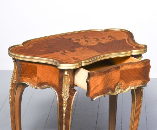 EXHIBITION QUALITY FRENCH SIDE TABLE - ADDITIONAL PHOTO 8