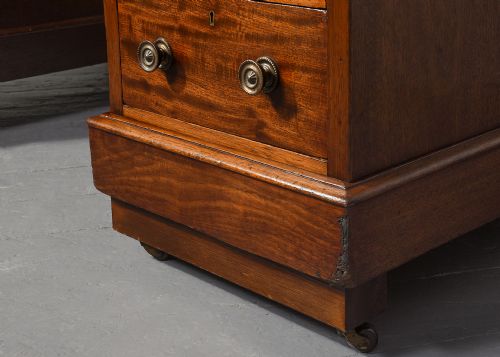 GEORGIAN STYLE MAHOGANY PARTNERS DESK - ADDITIONAL PHOTO 5