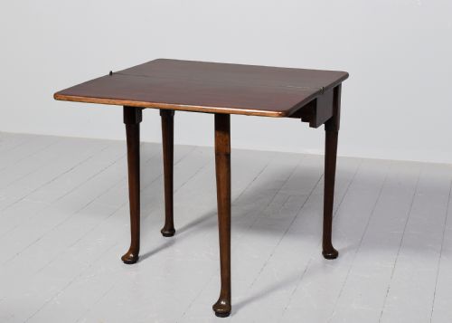 GEORGE II RED WALNUT FOLDOVER TEA TABLE - ADDITIONAL PHOTO 10