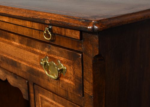 GEORGE II STYLE INLAID FIGURED WALNUT KNEEHOLE DRESSING CHEST - ADDITIONAL PHOTO 4