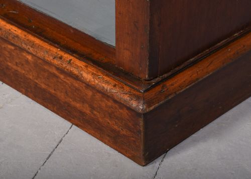 VICTORIAN MAHOGANY BREAKFRONT OPEN BOOKCASE - ADDITIONAL PHOTO 1