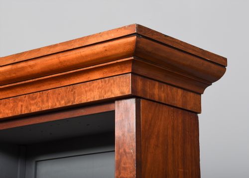 VICTORIAN MAHOGANY BREAKFRONT OPEN BOOKCASE - ADDITIONAL PHOTO 3
