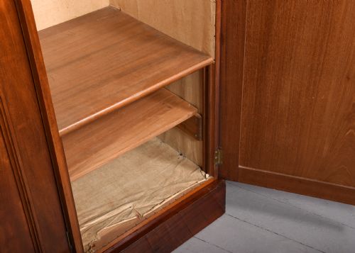 GEORGE IV FOURDOOR MAHOGANY WARDROBE - ADDITIONAL PHOTO 4