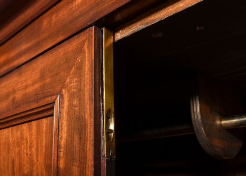 GEORGE IV FOURDOOR MAHOGANY WARDROBE - ADDITIONAL PHOTO 8