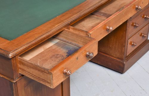 QUALITY VICTORIAN MAHOGANY PARTNERS DESK - ADDITIONAL PHOTO 2