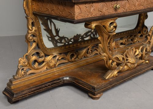 ITALIAN CARVED GILDED AND MARBLETOPPED CONSOLE TABLE - ADDITIONAL PHOTO 2