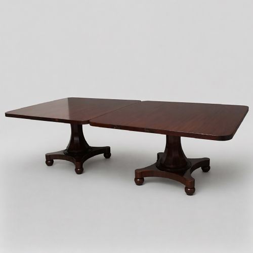 RARE WILLIAM IV FIGURED MAHOGANY DINING TABLE