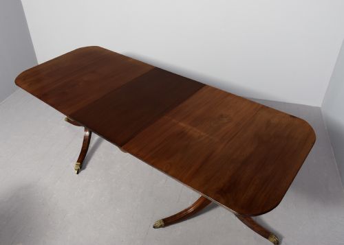 GEORGIANSTYLE PEDESTAL DINING TABLE IN QUALITY SPANISH MAHOGANY WITH ONE REMOVABLE LEAF - ADDITIONAL PHOTO 6