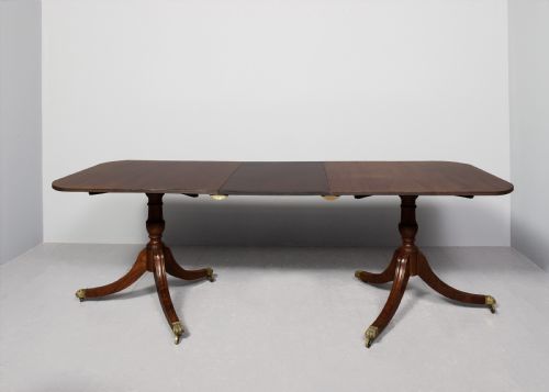GEORGIANSTYLE PEDESTAL DINING TABLE IN QUALITY SPANISH MAHOGANY WITH ONE REMOVABLE LEAF - ADDITIONAL PHOTO 7